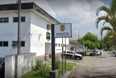 
			
				Menor esfaqueia namorado em briga por conversas no celular dele
			
			