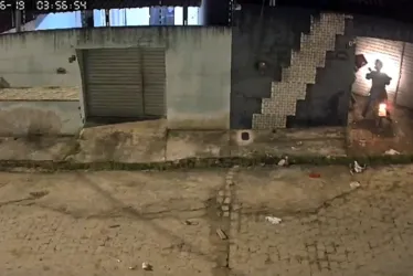 
			
				Mulher é perseguida e roubada por falsos entregadores em Arapiraca
			
			