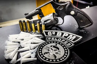 
				PM de Alagoas apreende 32 armas e 21 quilos de drogas em uma semana
			
			