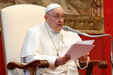 
			
				Papa diz que seminários estão "cheios de viadagem", afirma imprensa italiana
			
			