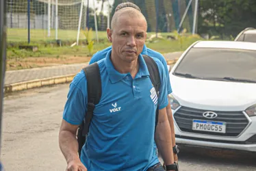 
			
				Pastana defende elenco do CSA: ''Ou temos calma ou vamos chorar ao fim do ano''
			
			