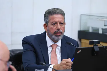 
			
				Pesquisa mostra que 87% dos deputados aprovam Arthur Lira como presidente da Câmara
			
			