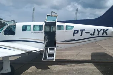 
			
				Porta de avião se abre em voo durante trajeto entre Recife e Maceió
			
			