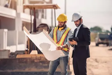 
				Projetos em ação: 2024 é promissor para a construção civil
			
			