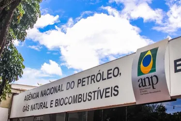 
			
				Relatório da ANP aponta risco de explosão em polo petrolífero em Alagoas
			
			