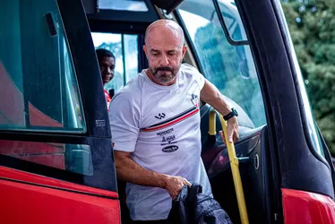 
			
				River-PI demite técnico após desferir xingamentos a torcedores
			
			