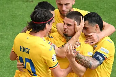 
			
				Romênia e Eslovênia ficam no empate, mas ambas classificam às oitavas
			
			