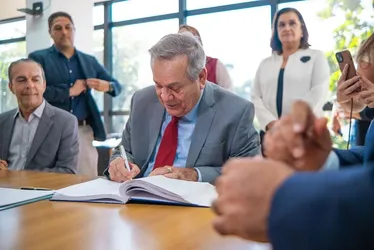 
			
				Ronaldo Lessa assume o cargo de governador de Alagoas em exercício
			
			