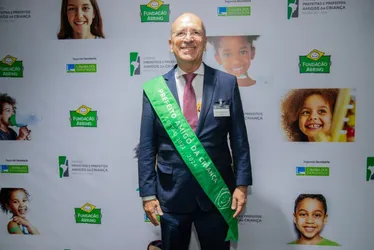 
			
				Ronaldo Lopes recebe Prêmio Prefeito Amigo da Criança
			
			