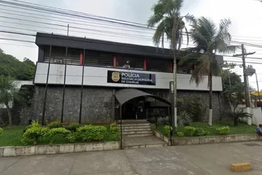 
			
				Suspeito de matar ex de esposa por pensão se apresenta à polícia
			
			