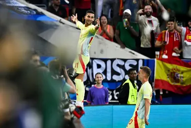 
			
				Time reserva da Espanha vence a Albânia e acaba com o sonho de Sylvinho na Eurocopa
			
			