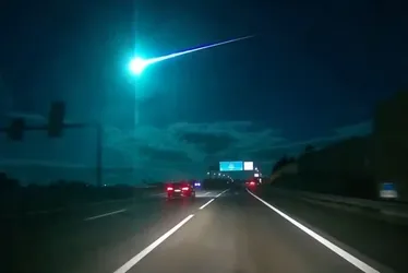 
			
				Vídeo: meteoro com forte luz azul cruza os céus de Portugal e Espanha
			
			