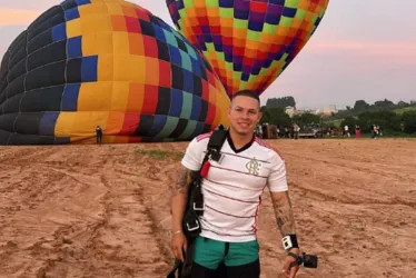 
			
				Vídeo: tecido de balão rasga e homem cai ao fazer manobras
			
			