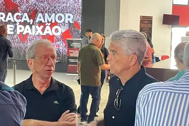 
			
				Washington Rodrigues, o Apolinho, é velado na sede do Flamengo
			
			