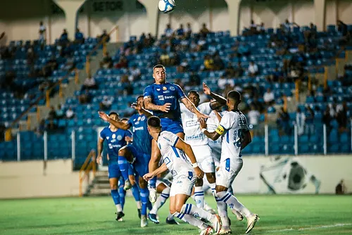
				CSA quebra sequência sem vitórias e bate Confiança pela Série C: 1 a 0
			
			