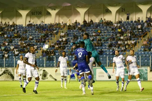 
				CSA quebra sequência sem vitórias e bate Confiança pela Série C: 1 a 0
			
			