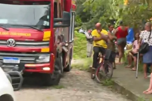 
				Corpo concretado achado em matagal é de jovem que estava desaparecido
			
			