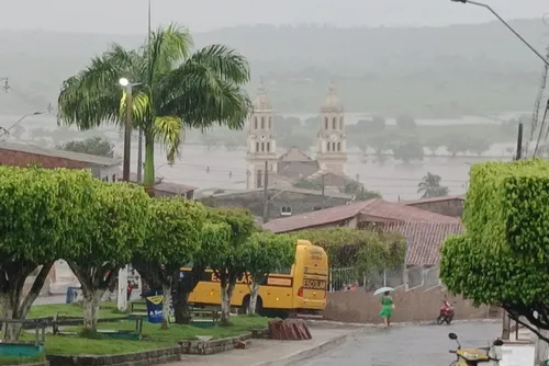 
				Veja imagens dos estragos causados pelo forte temporal na capital e no interior de AL
			
			