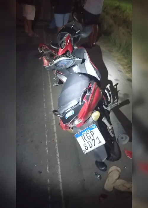 
				Mulher morre e filha fica ferida em colisão entre moto e cavalo
			
			