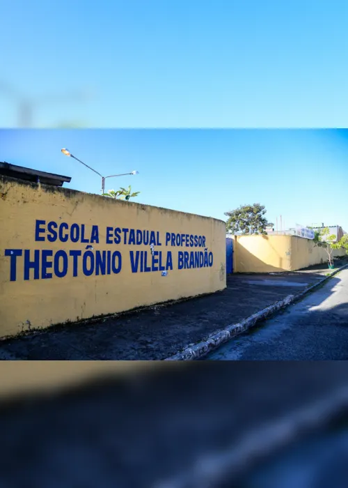 
			
				Pai de estudante participante do JEAL saca arma em partida de vôlei
			
			