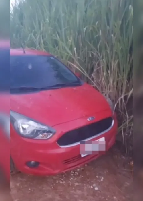 
				Polícia prende suspeito de envolvimento em roubo de carro
			
			