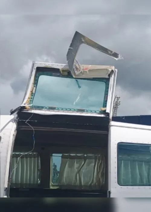 
			
				Porta de avião se abre em voo durante trajeto entre Recife e Maceió
			
			