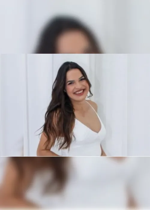 
			
				Professora grávida de 7 meses morre em acidente de carro
			
			