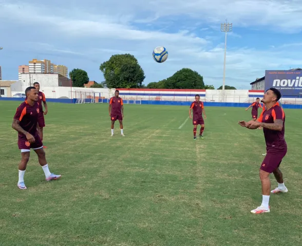 CRB encerra preparação para o jogo desta segunda (6), contra o Ceará