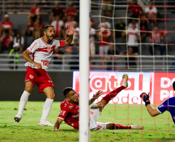Com gol de Anselmo Ramon, CRB vence Vila Nova no Rei Pelé pela Série B