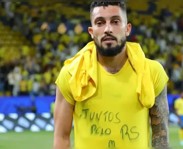 Ex-Grêmio e Juventude, Alex Telles faz campanha em prol de vítimas no RS