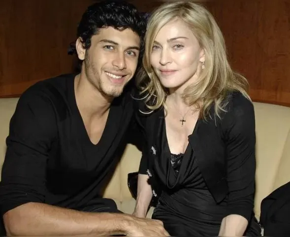 Madonna e Jesus Luz: relembre o namoro da cantora com brasileiro