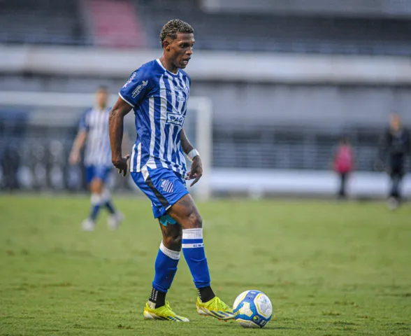 Vitor Leque comemora ponto contra Londrina e projeta CSA x Athletic