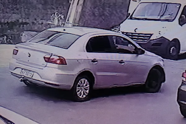 
				
					Polícia localiza carro usado em assaltos na Gruta e Serraria
				
				