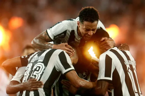 
				
					Botafogo vence o Vitória com time misto e larga na frente na 3ª fase
				
				