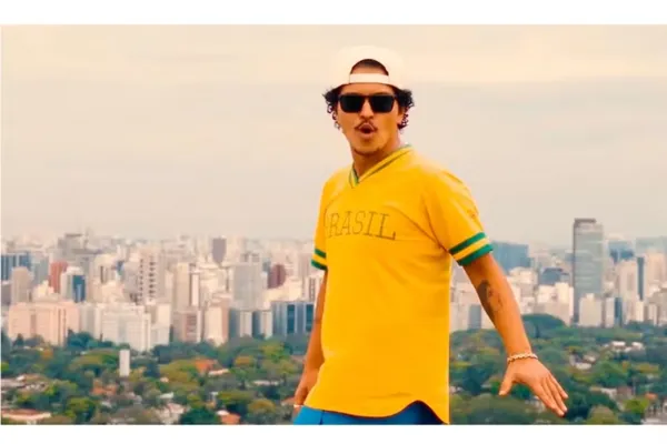 
				
					Bruno Mars anuncia shows no Brasil: 'O retorno de Bruninho'
				
				