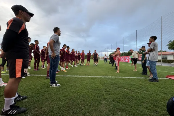 
				
					CRB no voltar para Alagoas durante maratona nas Copas
				
				