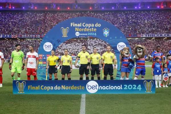 

					CRB perde para Fortaleza no jogo de ida da decisão da Copa NE: 2 a 0

				