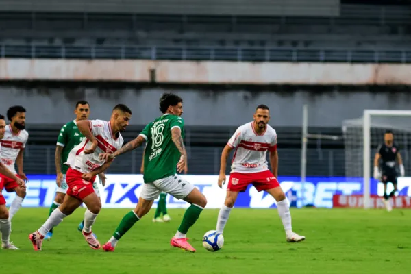 
				
					CRB vence o Guarani, com gol de Gegê, e deixa a zona da degola: 1 a 0
				
				