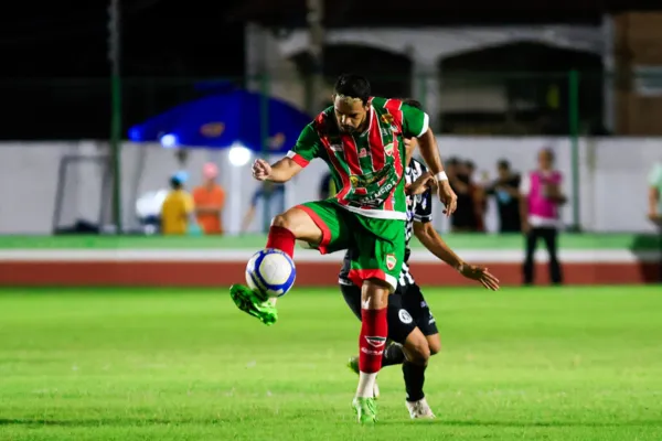 
				
					CSE marca no fim e empata no clssico com o ASA pela Srie D
				
				