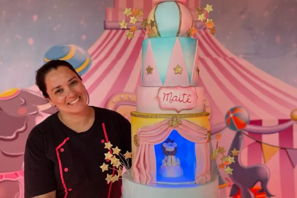 
				
					Chef Renata Melo transforma sonhos em bolos
				
				