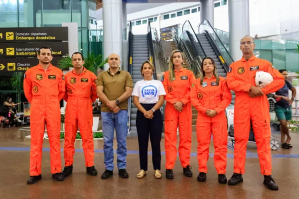 
				
					Alagoas envia médicos e enfermeiros do grupamento aéreo para auxiliar em resgates
				
				