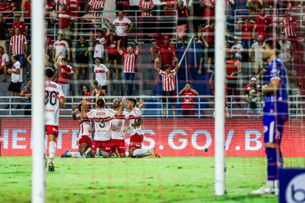 

					Com gol de Anselmo Ramon, CRB vence Vila Nova no Rei Pelé pela Série B

				