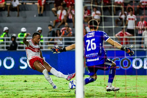 

					Com gol de Anselmo Ramon, CRB vence Vila Nova no Rei Pelé pela Série B

				