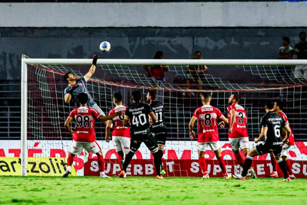 <br /> <br />Com gol no finalzinho, CRB vence o Ceará no jogo de ida: 1 a 0<br /><br />