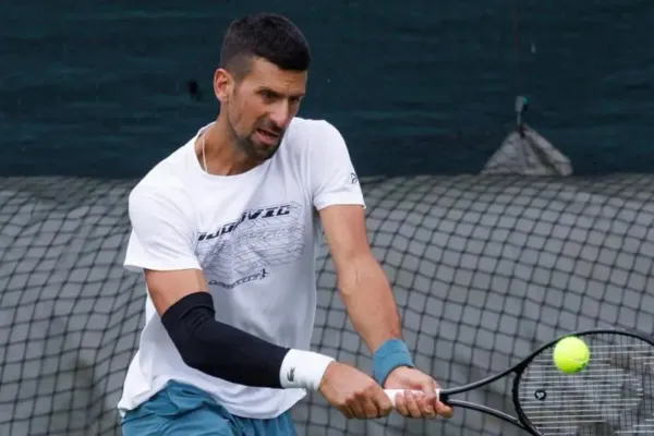 
				
					Djokovic dá ‘sinais de vida’ nas redes sociais após cirurgia de menisco
				
				