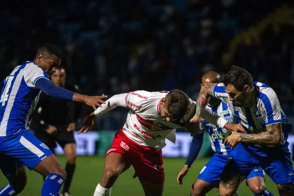 
				
					Em jogo fora de casa, CRB perde para o Ava na Srie B: 2 a 1
				
				