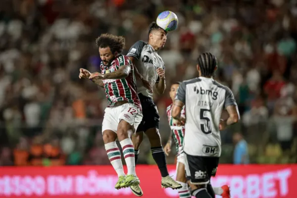 
				
					Fluminense abre vantagem, mas cede empate ao Atlético-MG
				
				