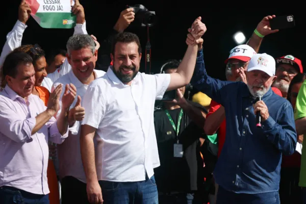 
				
					Governo apaga vídeo de evento em que Lula fez campanha para Boulos
				
				