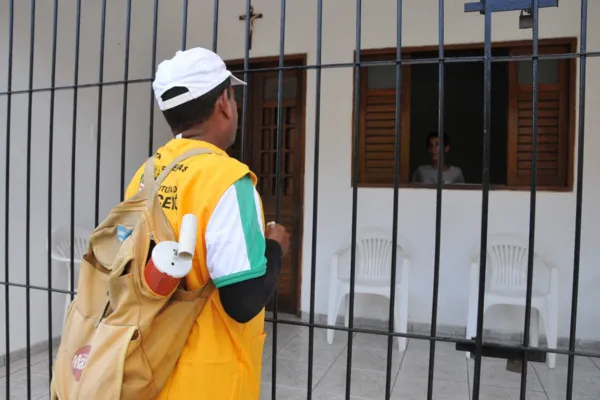   				  					Greve de agentes na prefeitura pode agravar casos de dengue em Maceió  				  				