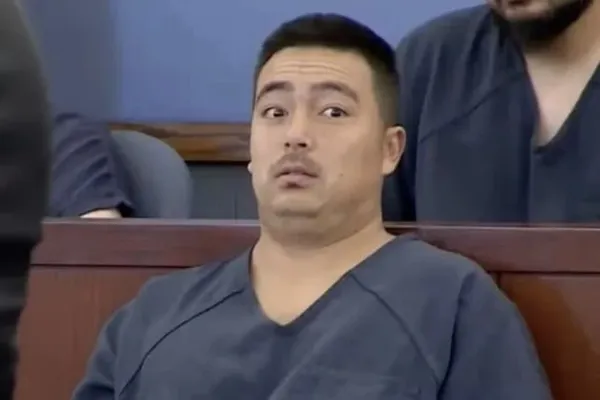 
				
					Homem é preso após matar e comer globo ocular da vítima nos EUA
				
				